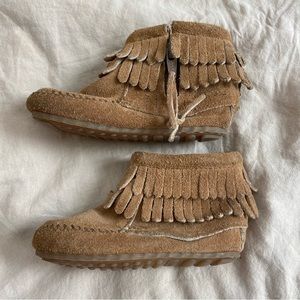 Minnetonka Mocassin Shoes